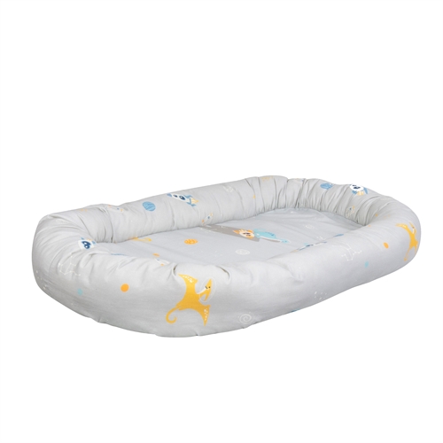 Babynest - Zacht babynest 86 cm lang - Ruimte dinosaurus collectie voor baby - Katoenen babybedje - Nordstrand Home babyaccessoires
